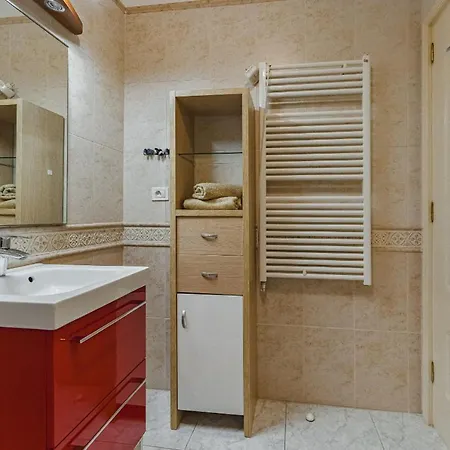 Blue Yellow Paradise, Ocean View Apartment