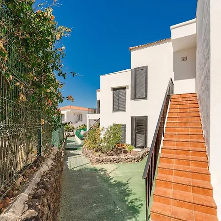 Apartment Blue Yellow Paradise, Ocean View