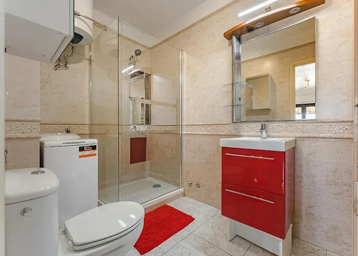 Blue Yellow Paradise, Ocean View Apartment